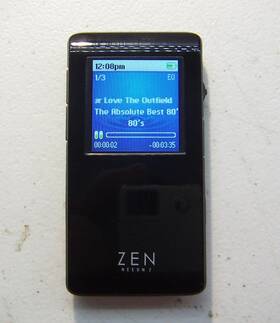 Creative Neeon2 Zen 2gb Digital Media Mp3 Player Black/orange. Works Great