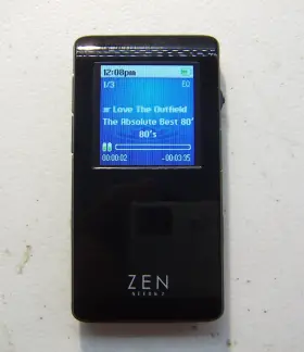 Neeon2 Creative Zen 2gb Digital Media Mp3 Player Black/orange. Works Great