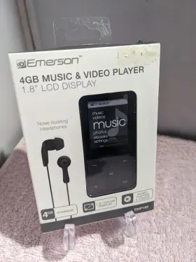 Emp182 Emerson New Rare - 4gb Music And Video Player 1.8 Inch Lcd Display