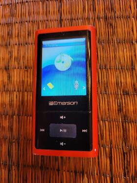 Emerson Emp513-4 Vintage Portable Audio And Video Red Mp3 Player - Model