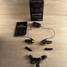 Finis 616323202221 Neptune Underwater Mp3 Player With Charger Bundle - Broken Headphone Clips
