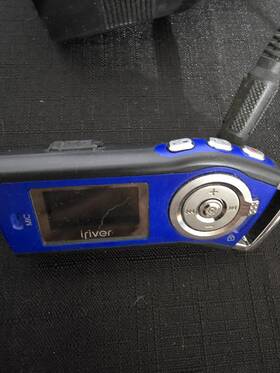 Iriver 821566001610 T10 Blue 1 Gb Digital Media Player