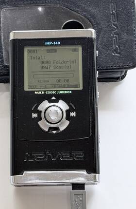 Iriver Hp-120 Ihp-120 Multi-codec Jukebox Mp3 Player And Voice Recorder Fm Radio 40gb