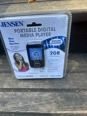 Jensen 077283939235 Brand New Sealed Smpv-2gbub 2 Gb Digital Media Player