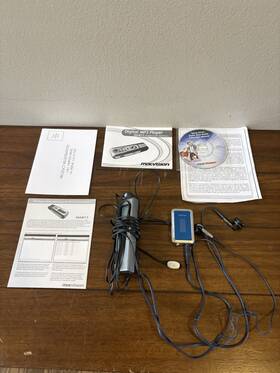 Macvision Ma877 Digital Mp3 Player Bundle Blue Silver With Earphones Cd Manuals