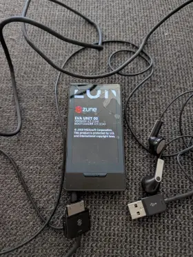1449 Microsoft Zune Hd 64 Gb Working Condition Includes Original Parts