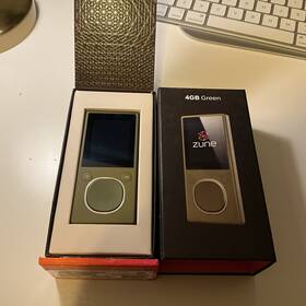 Microsoft Hsa-00007 Boxed Zune Rare Green 4 Gb Needs New Battery Mint Condition