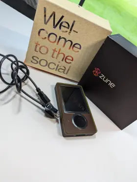 Js8-00003 Microsoft Zune 30gb Media Player Brown Like Star Lord Guardian Of The Galaxy