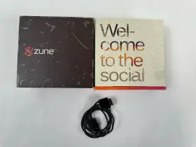 Js8-00028 Microsoft Vintage Zune Digital Media Player Box Only No Device