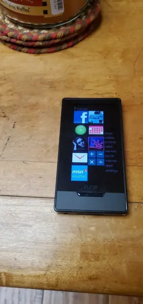 Wha-00001 Microsoft Zune Hd 16gb Black Digital Media Aac Wma Wav Mp3 Fm Radio Video Player
