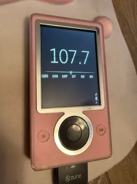 Zune1092 Microsoft Zune Digital Media Mp3 Player 1092 30gb - Pink Works Used
