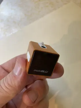 Dah-1500i Mobiblu Cube Portable Music Player