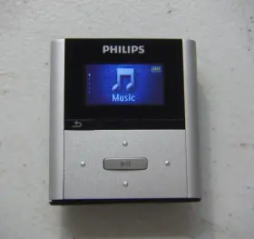 Sa2rga02 Philips Gogear Raga 2gb Digital Media Mp3 Player Silver. Works Great