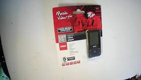Rca M8504 New 4gb Mp3 Video Player With Fm Radio - Black Sealed Nib