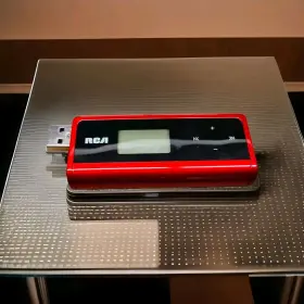 Th1814wm-c Rca Th1814-c 4gb Mp3 Player With Built-in Usb Connection Works