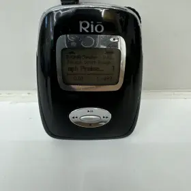Ce2100 Rio Mp3 Player 3gb Black/chrome Tested And Working With Case Bundle