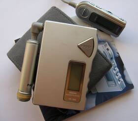 Samsung Yp-700h/xaa Yepp Yp-700 Digital Media Player Mp3 Wma With Remote And Manual Bundle