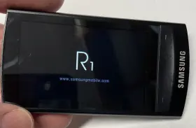 Yp-r1 Samsung Mp3 Player Rare Pocket Music And Charging Wire