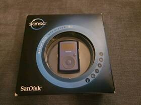 Sandisk 619659045241 Sansa Clip Mp3 Player 2gb Sdmx11r-002gb-a70t Still Factory Sealed