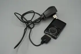 Be0809axvk-2gb Sandisk Sansa Fuze 2gb Black Mp3 Player Needs Battery