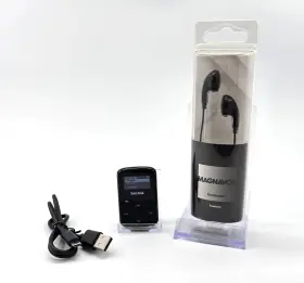 Bl1924crck-8gb Sandisk Clip Jam Mp3 Player 8gb Black - Am/fm Radio Charger And Earbuds Bundle