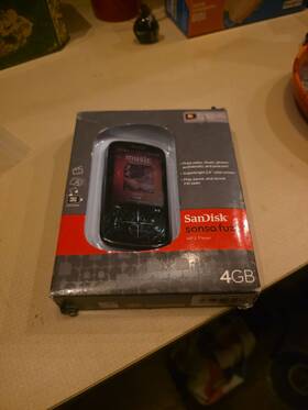Sandisk Sdmx20r-4096k-a57 Sansa Fuze 4gb Black Mp3 Player Media Sd