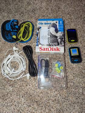 Sandisk Sdmx24-008g-a46l Clip Sport 8gb Mp3 Player - Lime