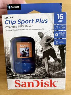 Sandisk Sdmx28016ga46b New Clip Sport Plus Wearable Mp3 Player Bluetooth 16 Gb