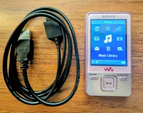 Nwz-a726 Sony 027242736306 Walkman Black 4 Gb Digital Media Player