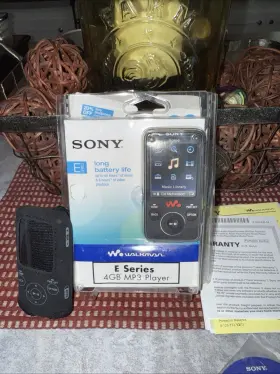 Nwz-e436f Sony 027242747838 Walkman Black 4 Gb E Series Digital Media Player