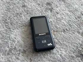 Nw-s718f Sony Walkman 8gb Black Digital Audio Mp3 Player Used Tested Japan