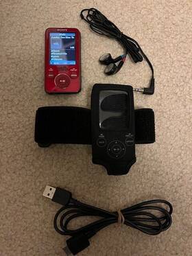Sony Nwz-438f Digital Media Player Red 4gb Nwz-e-438f With Charging Bundle Working Model