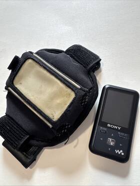 Sony Nwz-5615f Walkman Mp3 Player Black 4gb And Arm Band Bundle