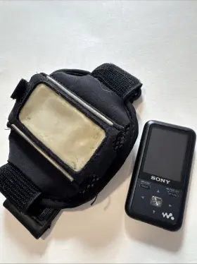 Nwz-5615f Sony Walkman Mp3 Player Black 4gb And Arm Band Bundle
