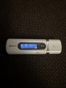 Nwz-b105fblk Sony Walkman Nwd-b105 White 2 Gb Digital Media Player