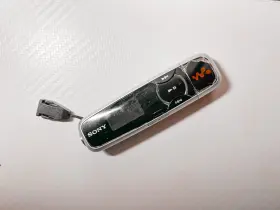 Nwz-b135f Sony Nwz-b135 Walkman Mp3 Player - For Parts Or Repair Not Working