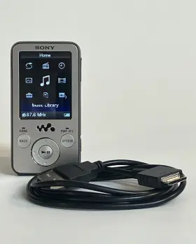 Nwz-e435fsmc4 Sony 2gb Mp3 Player Fm Radio Walkman 2-inch Video Screen - Silver Nwz-e435f