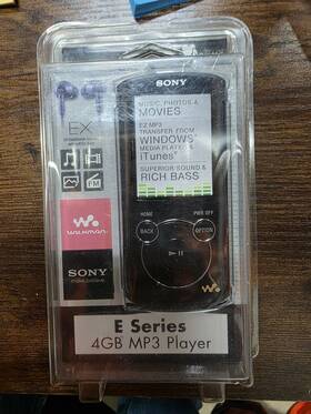 Sony Nwz-e463blk Walkman Nwz-e463 Black 4 Gb Digital Media Player