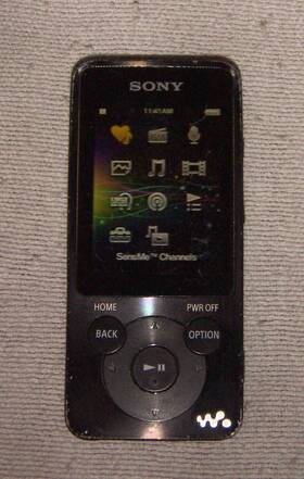 Sony Nwz-e584 Walkman 8gb Digital Media Mp3 Player. Works Bad Hold Switch