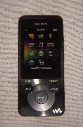 Nwz-e585 Sony Walkman 16gb Digital Media Mp3 Player With Noise Cancelling