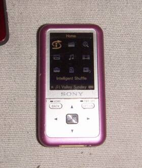 Sony Nwz-s615 Walkman 2gb Digital Media Mp3 Player Pink. Works Great