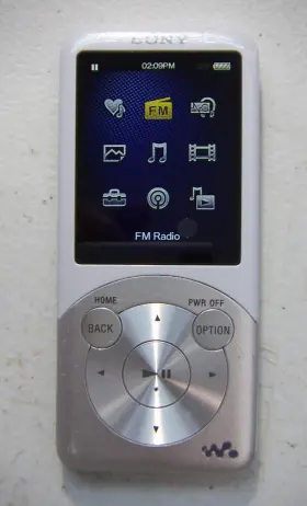 Nwz-s754 Sony Walkman 8gb Digital Media Mp3 Player White W Noise Cancelling