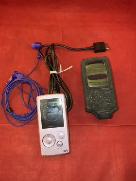 Nwza815blkcc Sony Walkman Nwz-a815 2gb Digital Media Mp3 Player Pink Tested Pristine