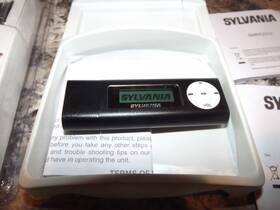 Sylvania 2312 New Out Of Box Mp3 Player Digital Music And Voice Recorder 2gb