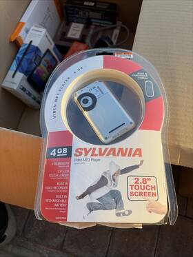 Sylvania Smpk7954 Mp3 Music Player With Touchscreen W Built In Camcorder Camera