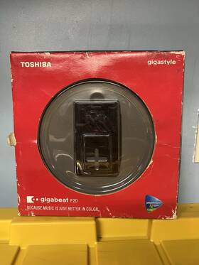 Toshiba Megf20k Gigabeat Megf20 20gb Mp3 Mobile Audio Player With Napster And Windows Media