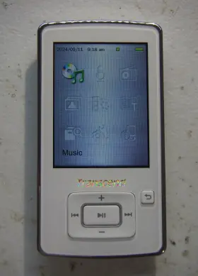 Mp870 Transcend 8gb Digital Media Mp3/mp4 Player White. Works Great