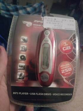 Trio 878376000128 Flash Music Drive Mp3 Digital Player And Usb 1gb Red
