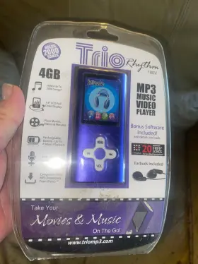 Trio 878376001934 Rhythm 180v Mp3 Music Video Player. 4gb