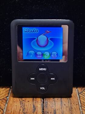 Visual Land Vl-877 8 Gb Mp3 Player- Black
